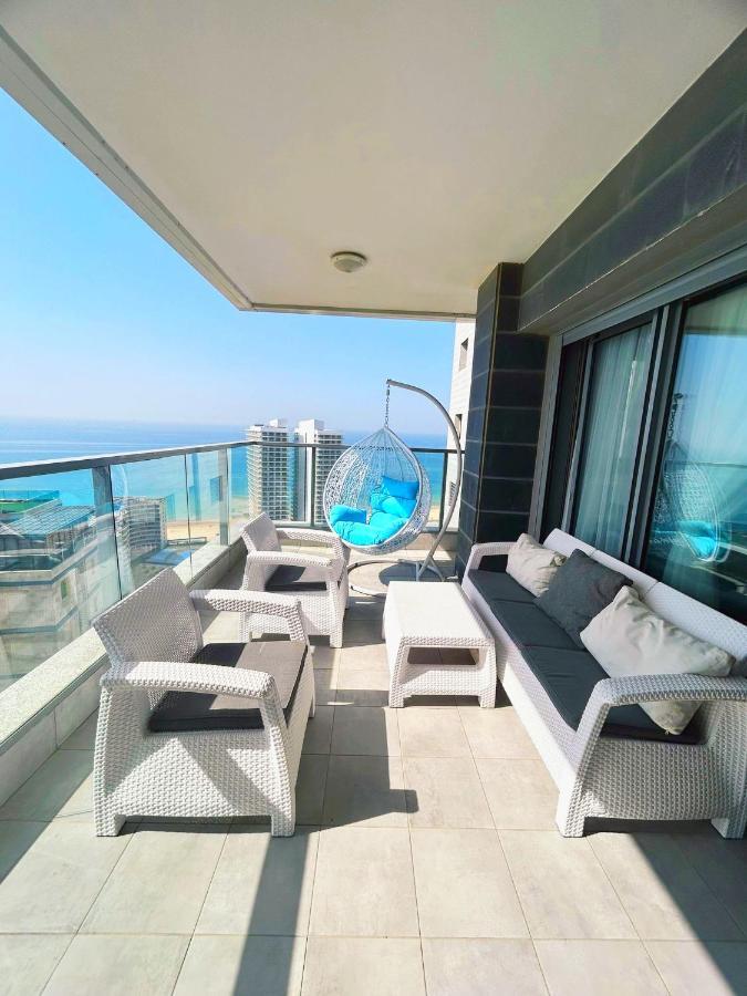 Panorama Apartment " City Garden " Bat Yam Bagian luar foto