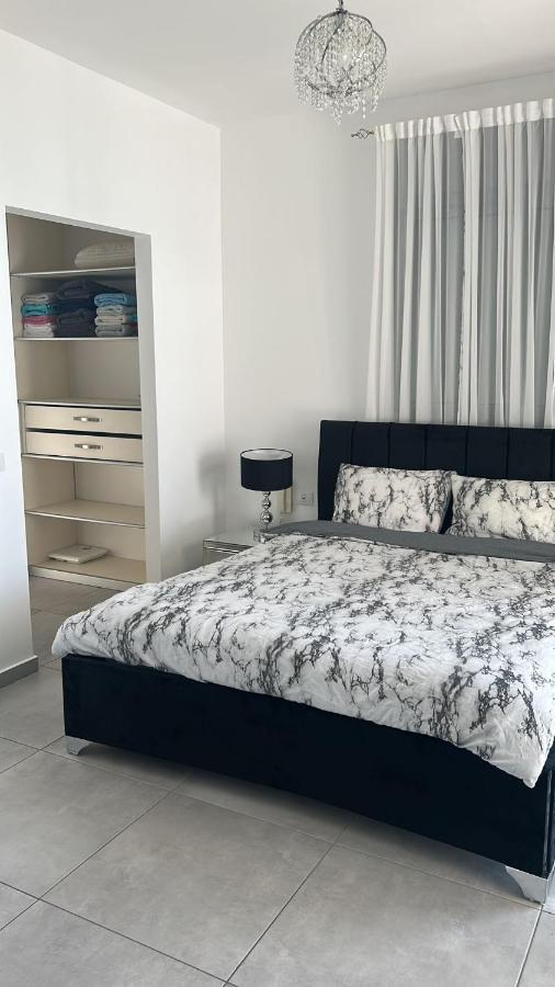 Panorama Apartment " City Garden " Bat Yam Bagian luar foto