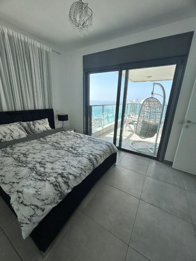 Panorama Apartment " City Garden " Bat Yam Bagian luar foto