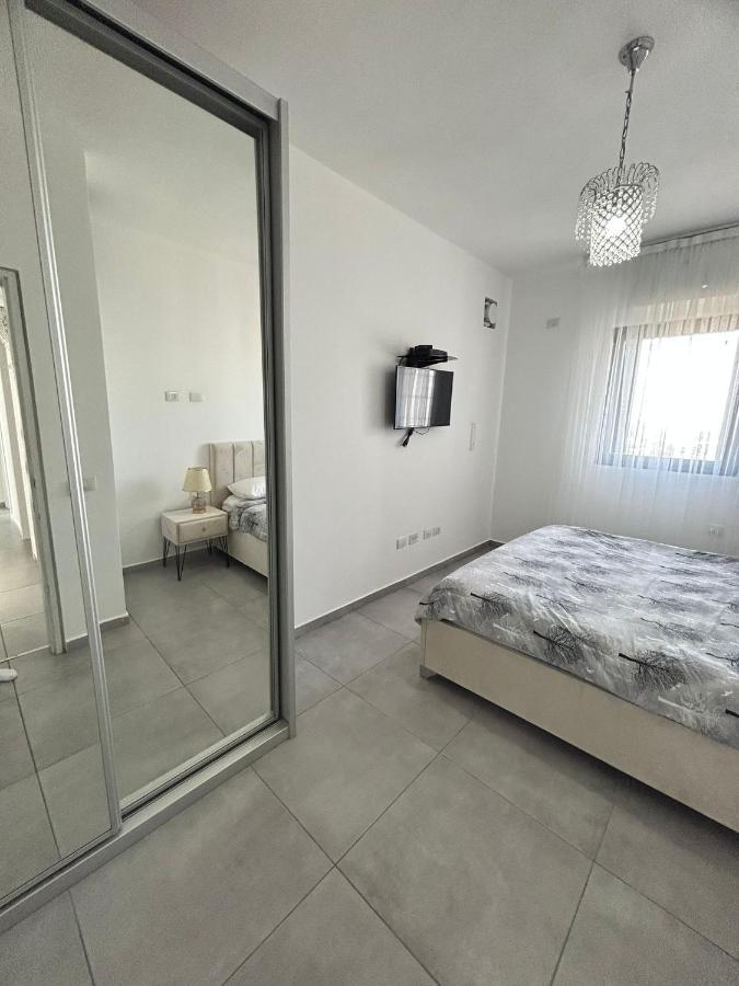Panorama Apartment " City Garden " Bat Yam Bagian luar foto