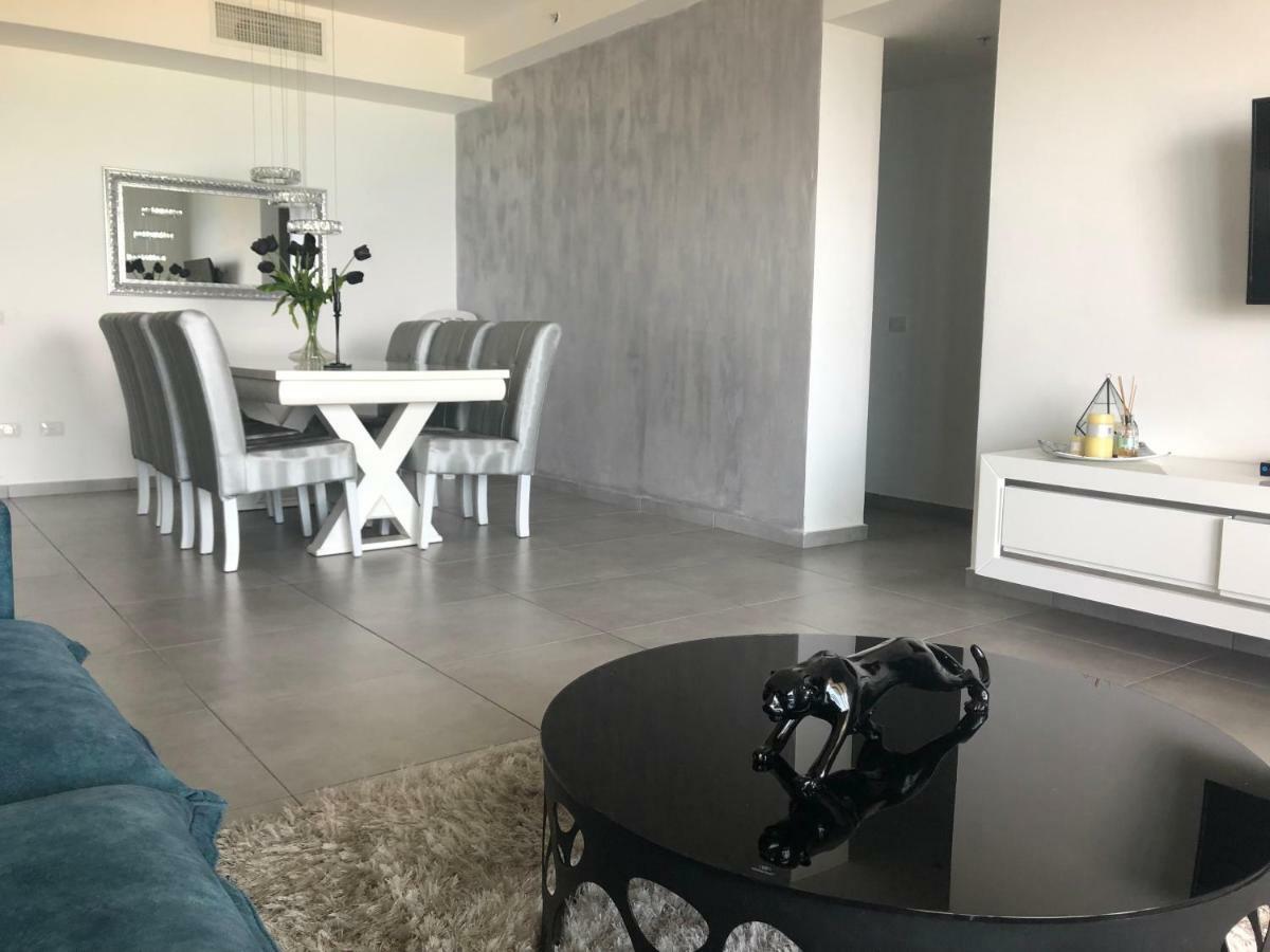 Panorama Apartment " City Garden " Bat Yam Bagian luar foto